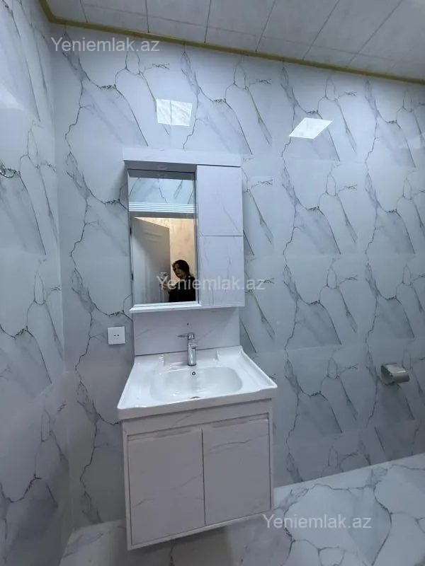 Satılır 7 otaqlı həyət evi 220 m²