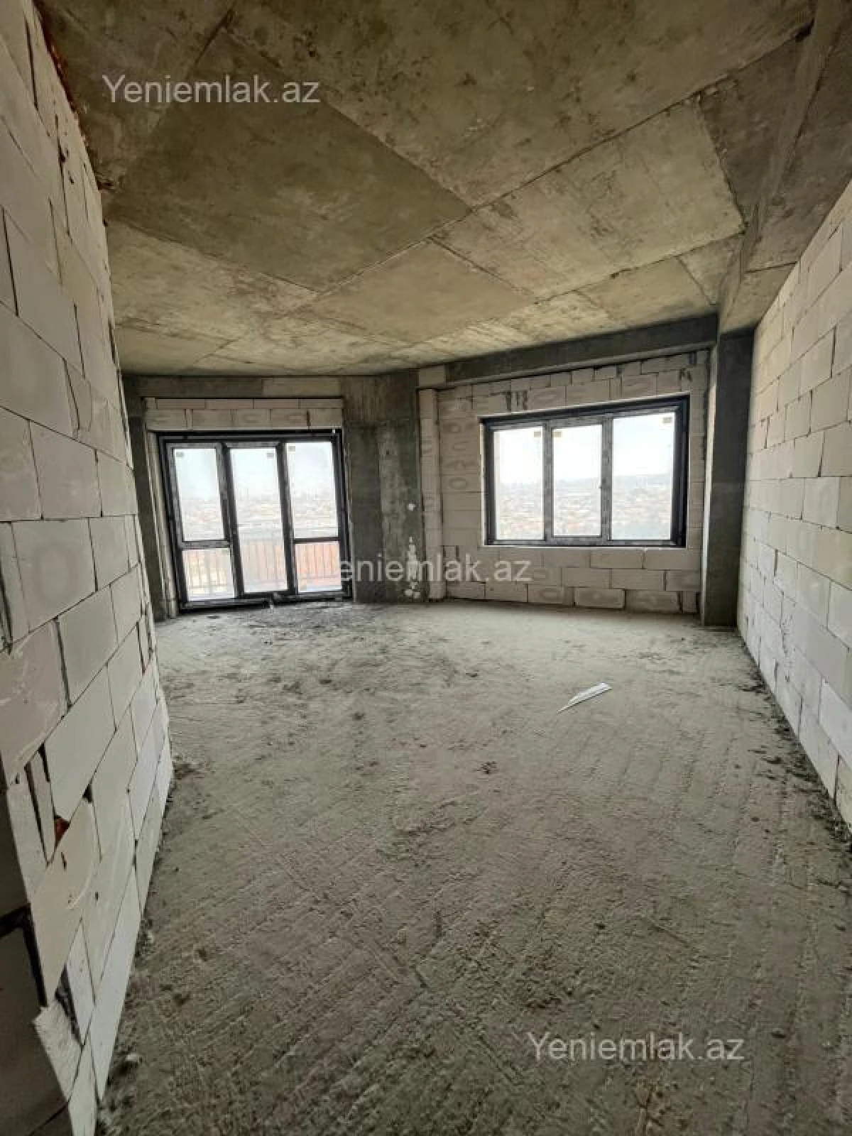 Satılır 3 otaqlı yeni tikili 130 m²