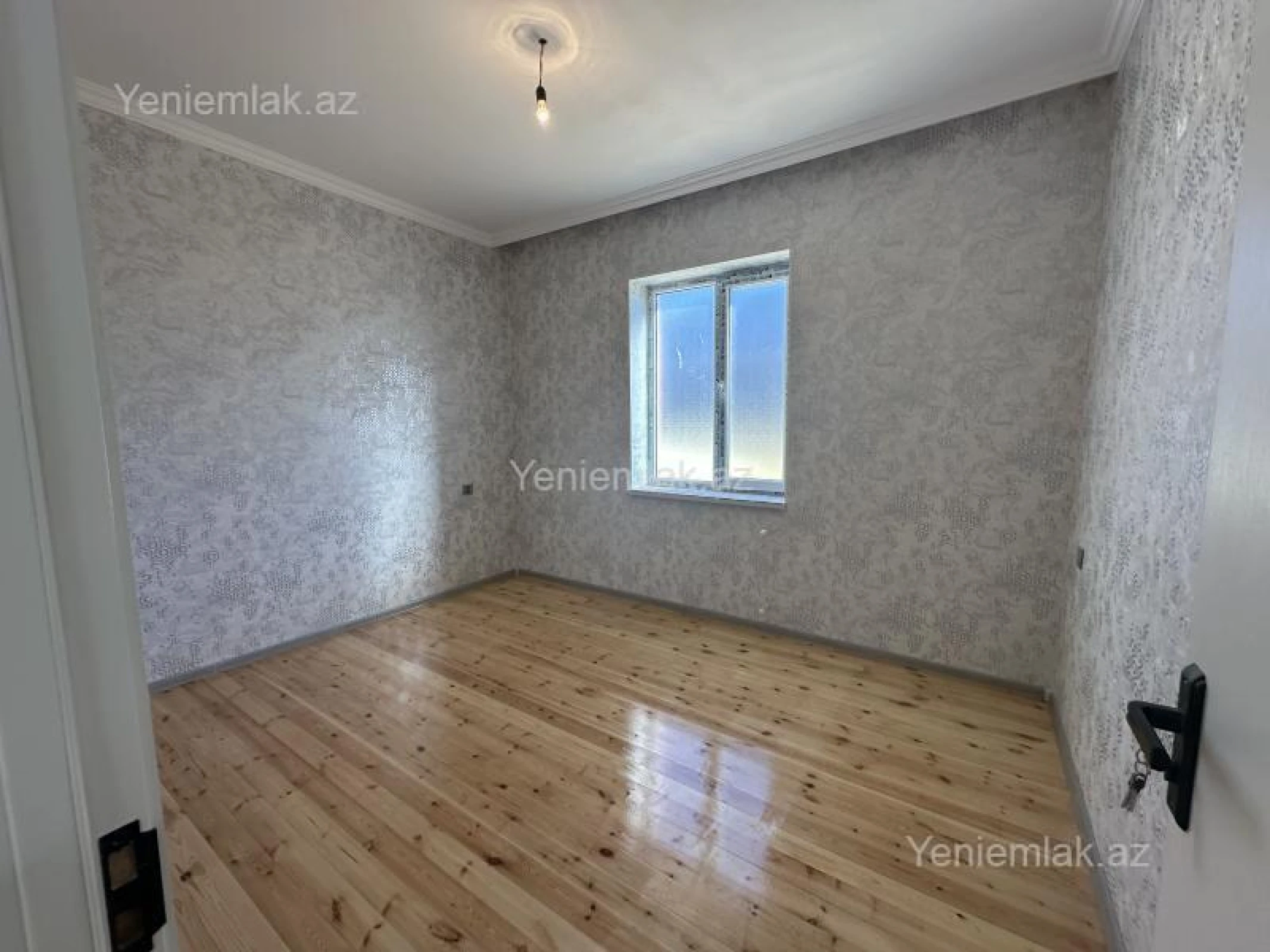 Satılır 4 otaqlı həyət evi 115 m²