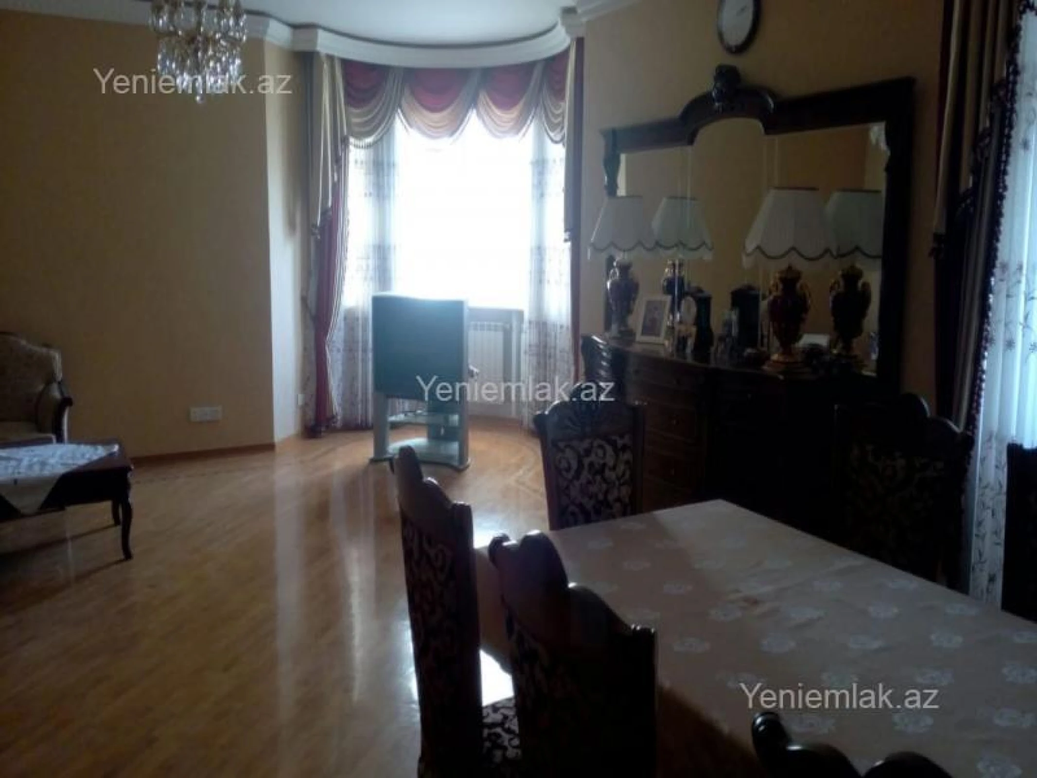 Satılır 5 otaqlı yeni tikili 200 m²