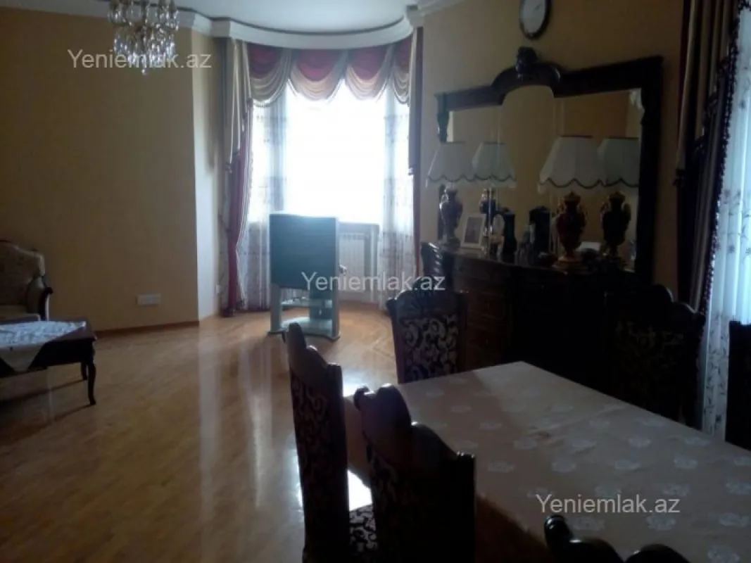 Satılır 5 otaqlı yeni tikili 200 m²