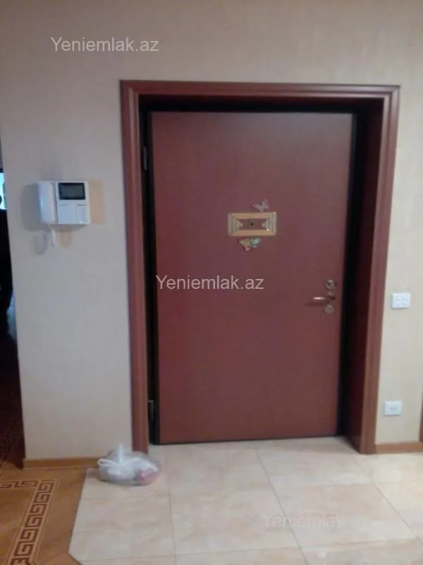 Satılır 5 otaqlı yeni tikili 200 m²