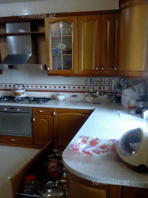 Satılır 5 otaqlı yeni tikili 200 m²