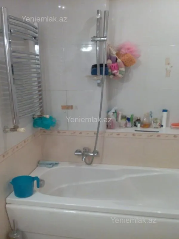 Satılır 5 otaqlı yeni tikili 200 m²