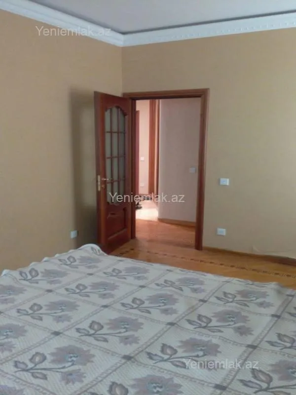 Satılır 5 otaqlı yeni tikili 200 m²