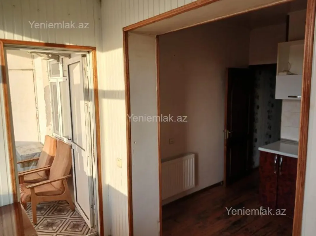 Satılır 3 otaqlı köhnə tikili 80 m²