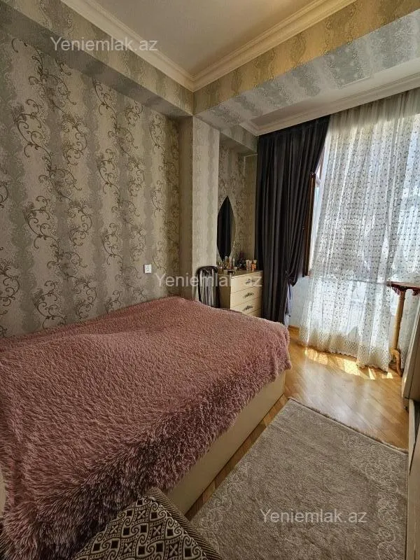 Satılır 3 otaqlı yeni tikili 82 m²