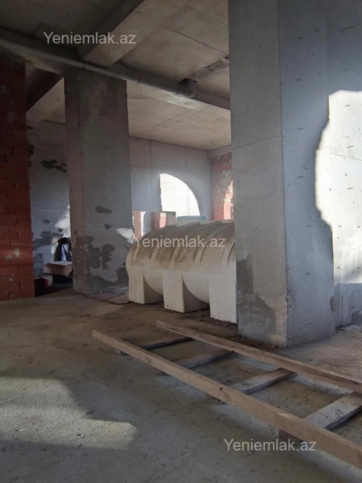 Satılır 3 otaqlı obyekt 155.67 m²