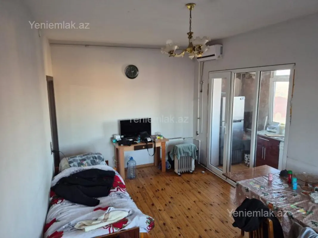 Satılır 2 otaqlı köhnə tikili 45 m²