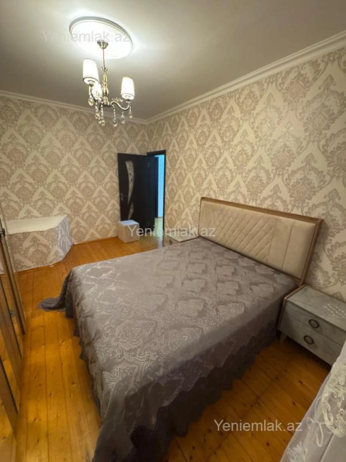 Satılır 5 otaqlı həyət evi 200 m²