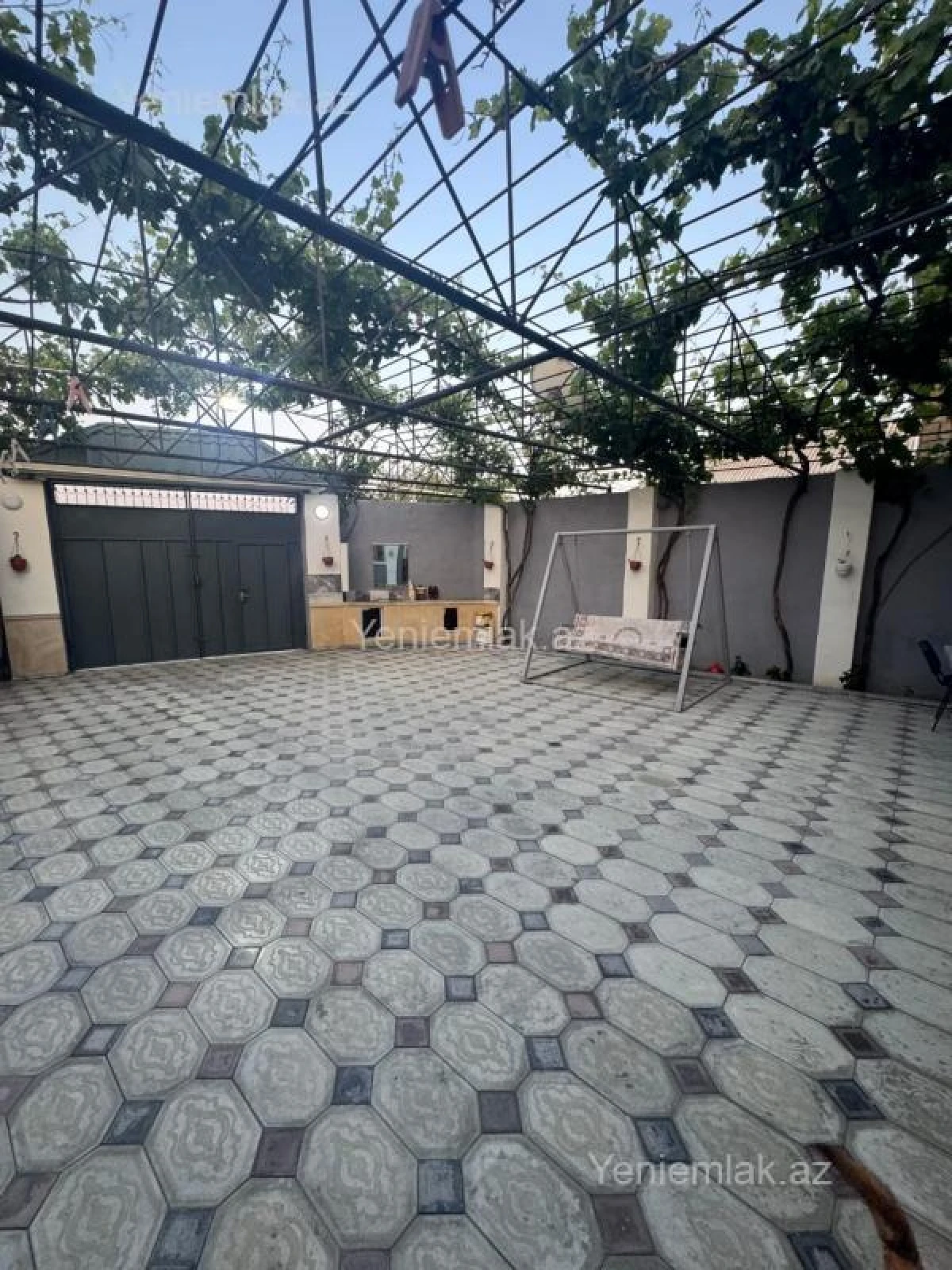 Satılır 5 otaqlı həyət evi 200 m²