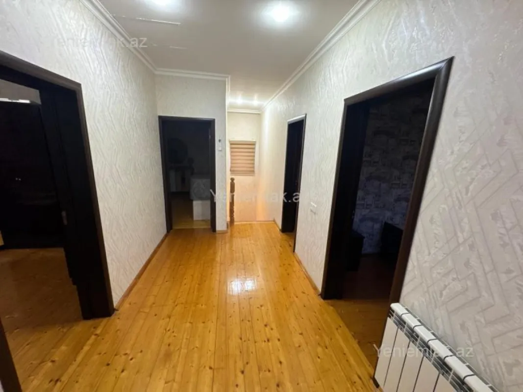 Satılır 5 otaqlı həyət evi 200 m²