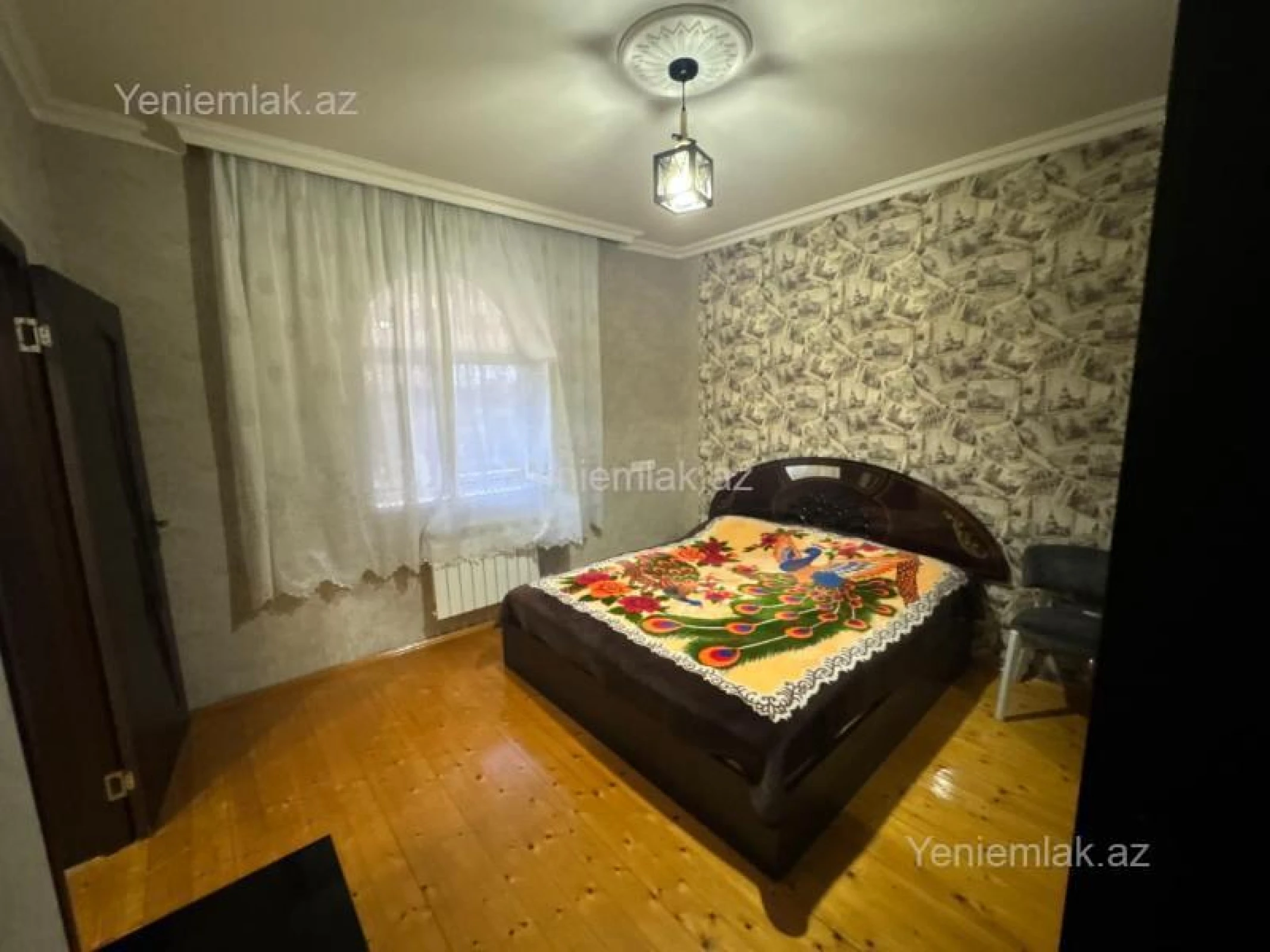 Satılır 5 otaqlı həyət evi 200 m²