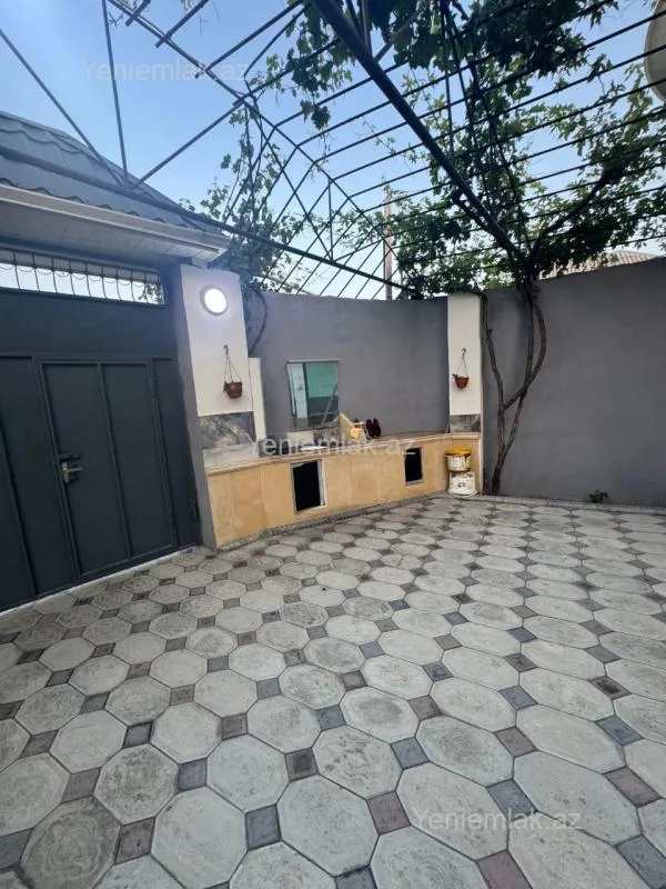 Satılır 5 otaqlı həyət evi 200 m²