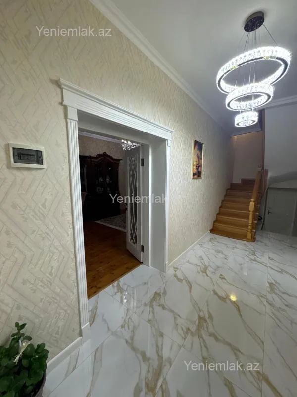 Satılır 5 otaqlı həyət evi 200 m²