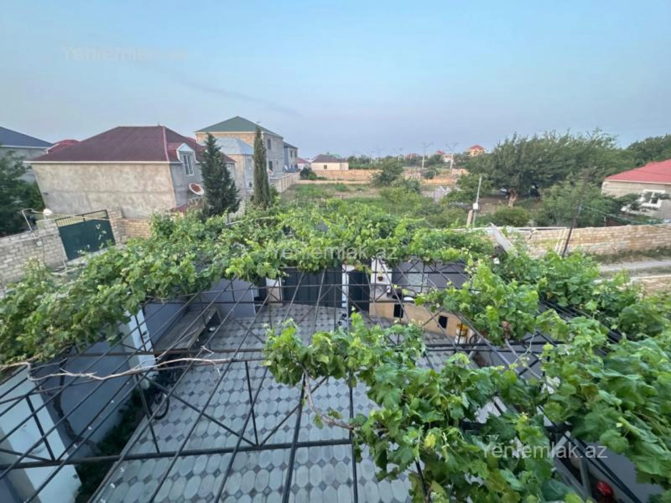 Satılır 5 otaqlı həyət evi 200 m²