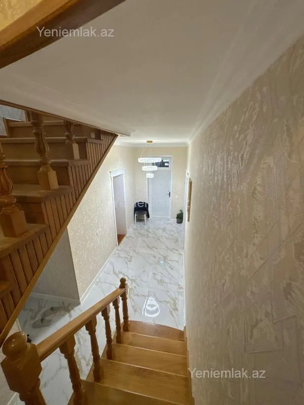 Satılır 5 otaqlı həyət evi 200 m²