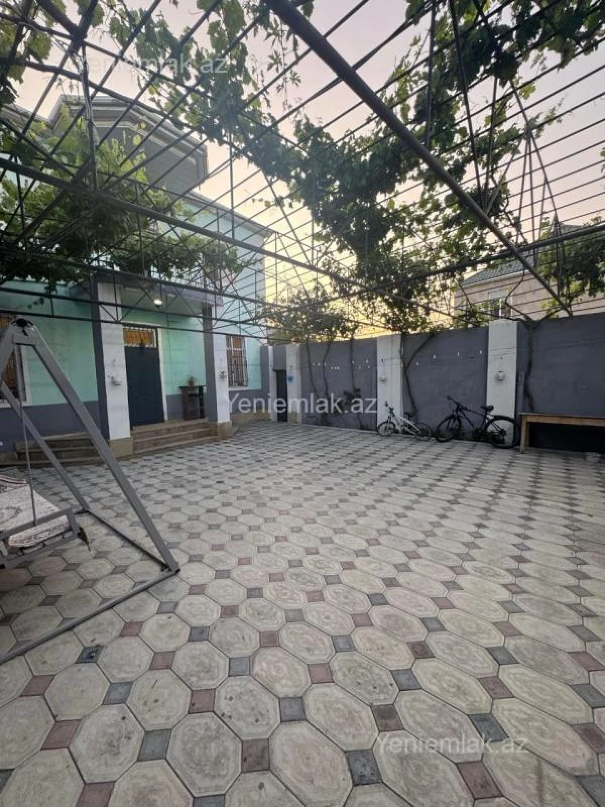 Satılır 5 otaqlı həyət evi 200 m²