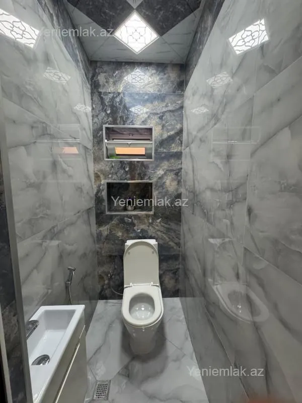 Satılır 5 otaqlı həyət evi 200 m²