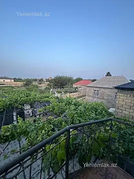 Satılır 5 otaqlı həyət evi 200 m²