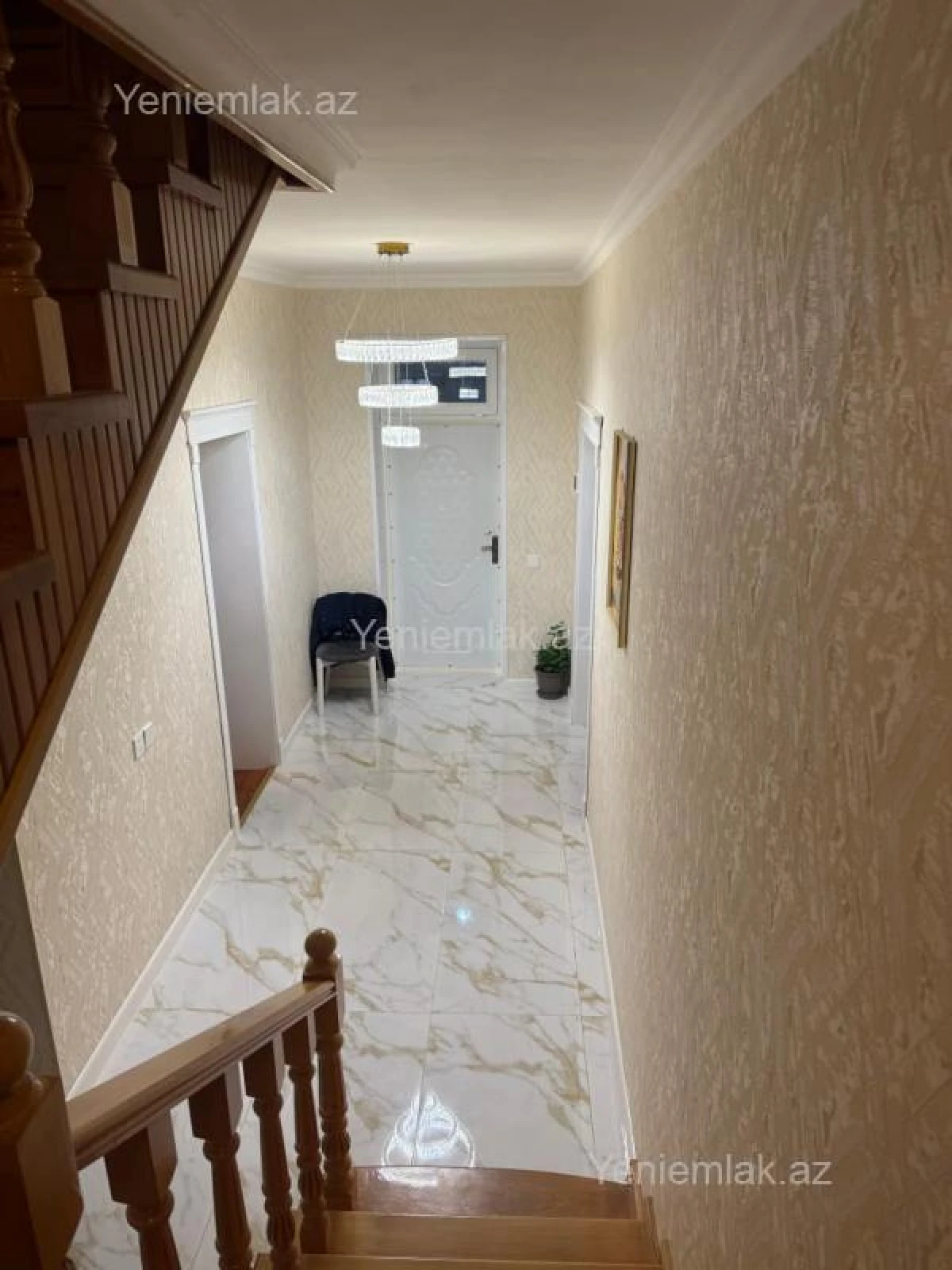 Satılır 5 otaqlı həyət evi 200 m²