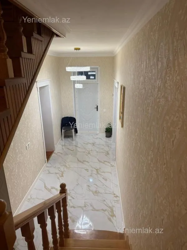 Satılır 5 otaqlı həyət evi 200 m²
