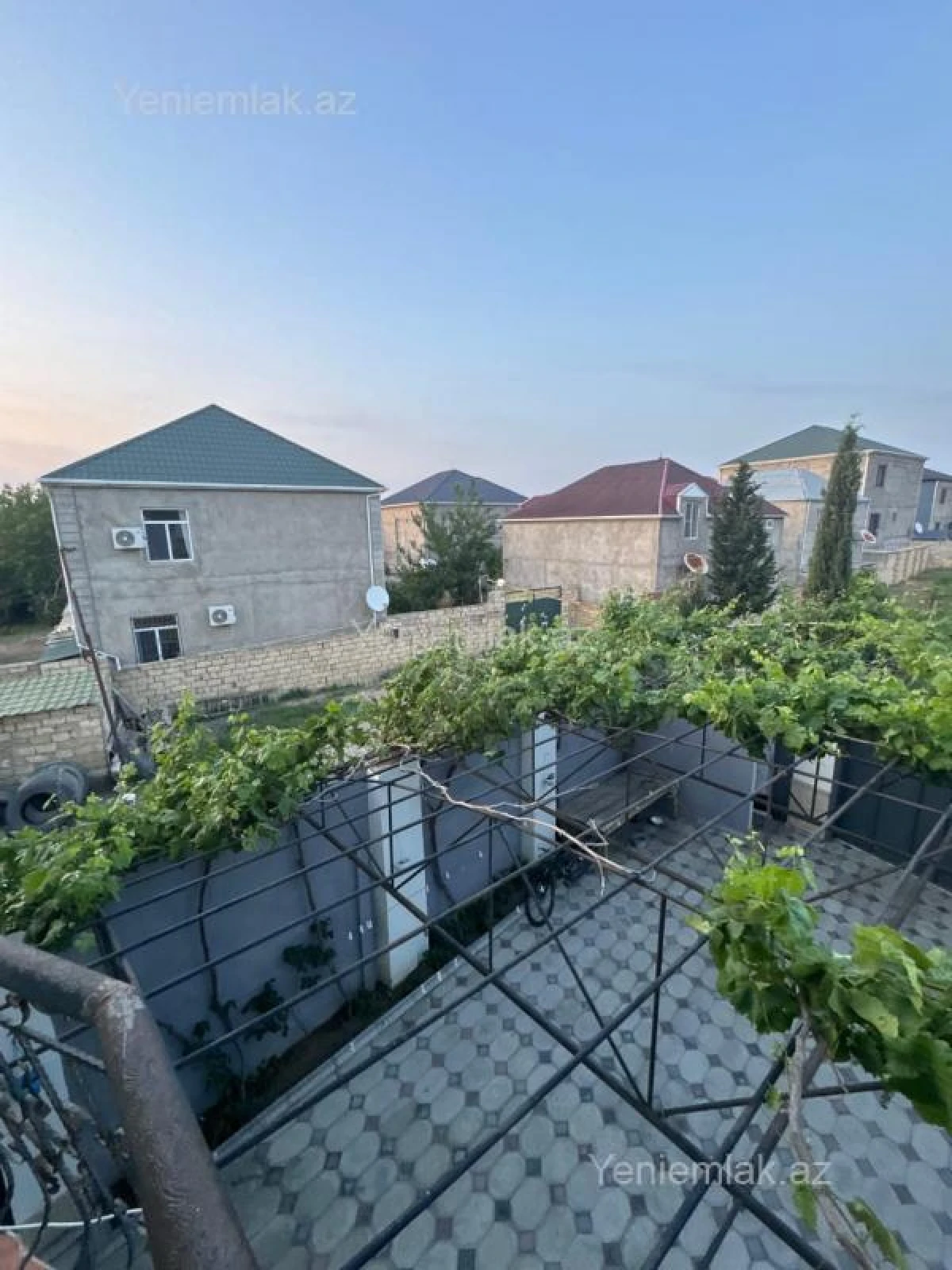 Satılır 5 otaqlı həyət evi 200 m²