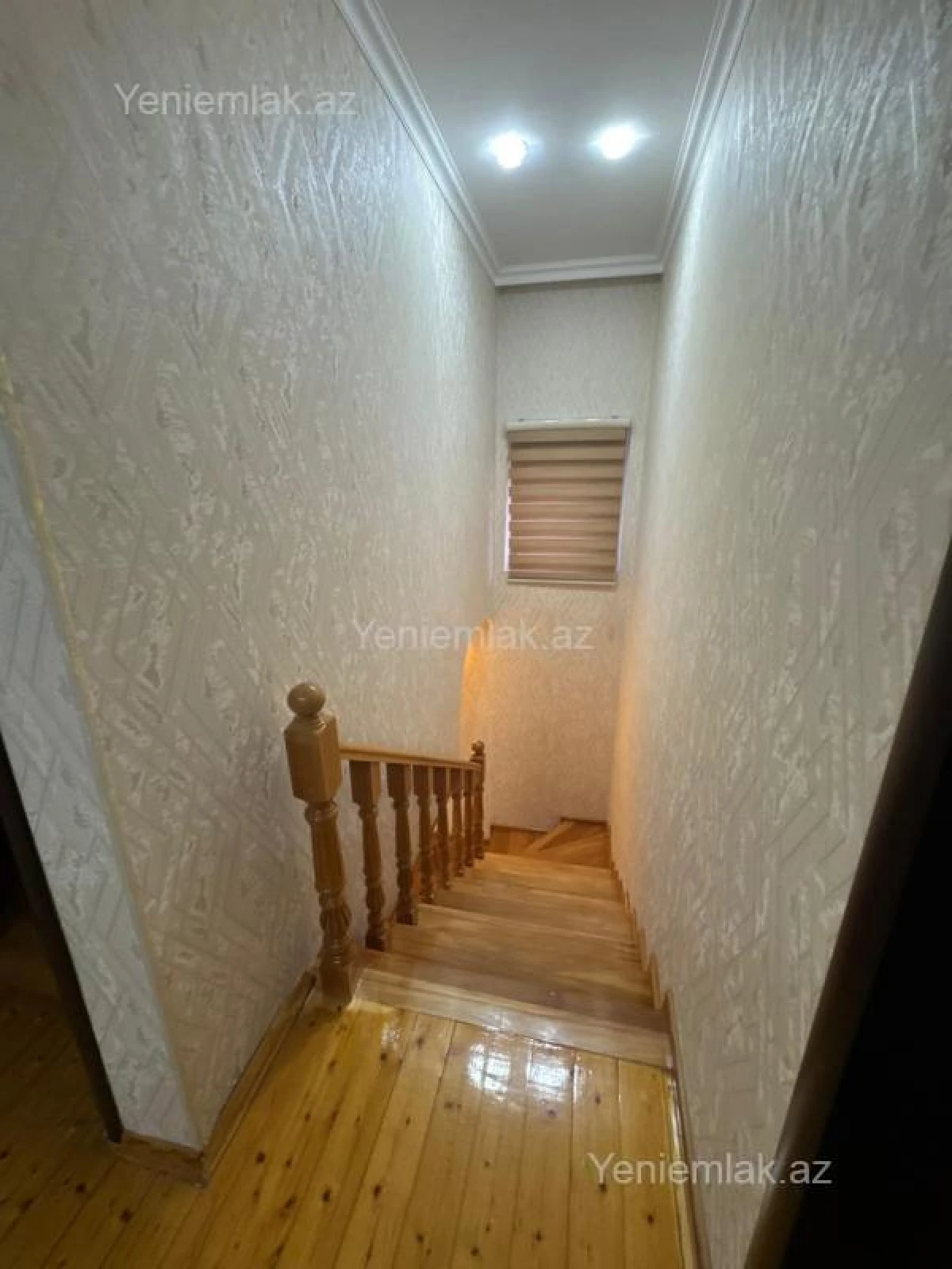 Satılır 5 otaqlı həyət evi 200 m²