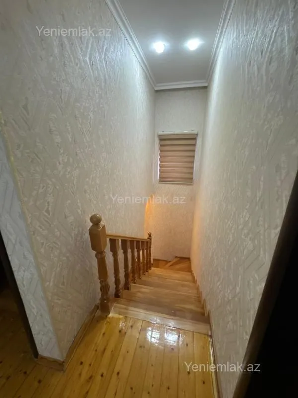 Satılır 5 otaqlı həyət evi 200 m²