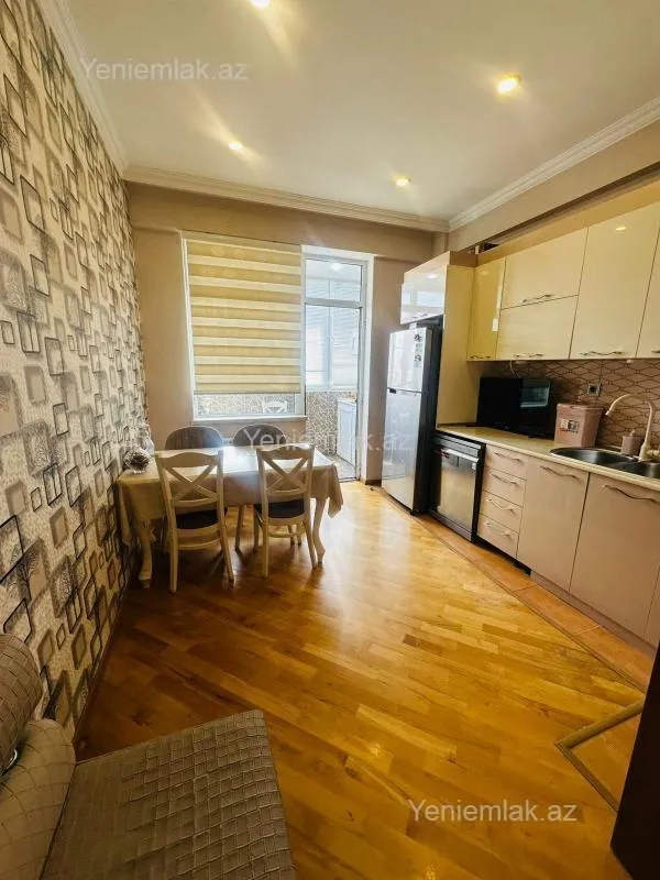 Satılır 4 otaqlı yeni tikili 150 m²