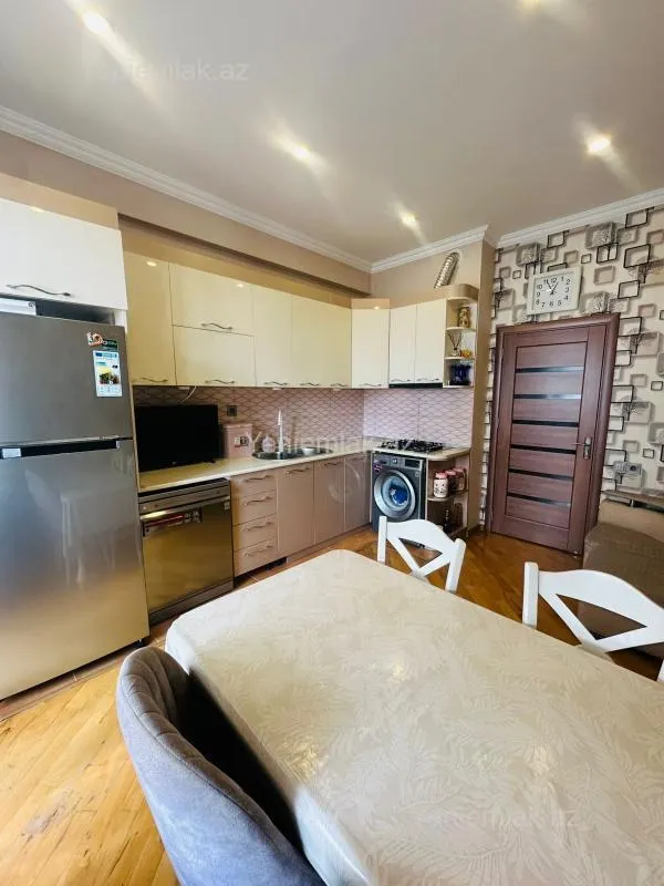 Satılır 4 otaqlı yeni tikili 150 m²