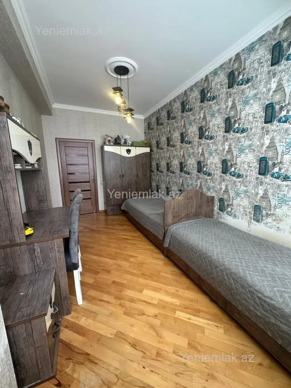 Satılır 4 otaqlı yeni tikili 150 m²