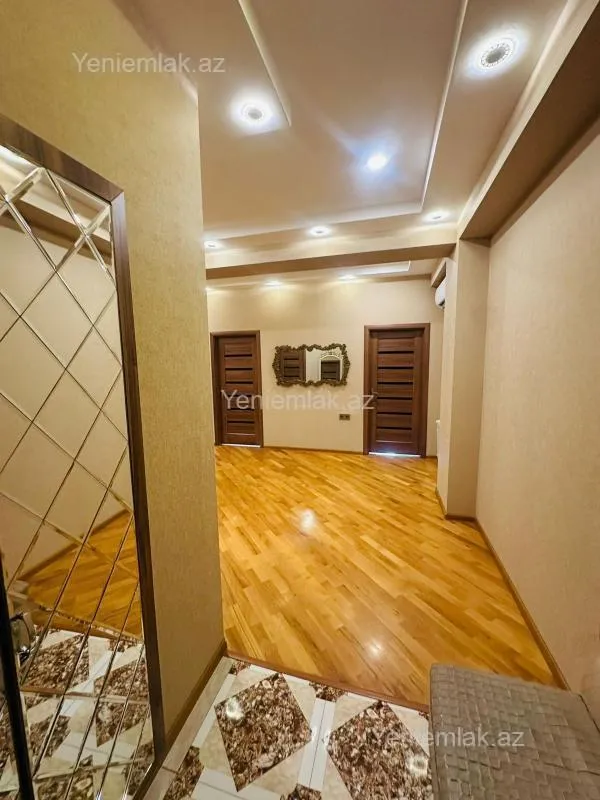 Satılır 4 otaqlı yeni tikili 150 m²