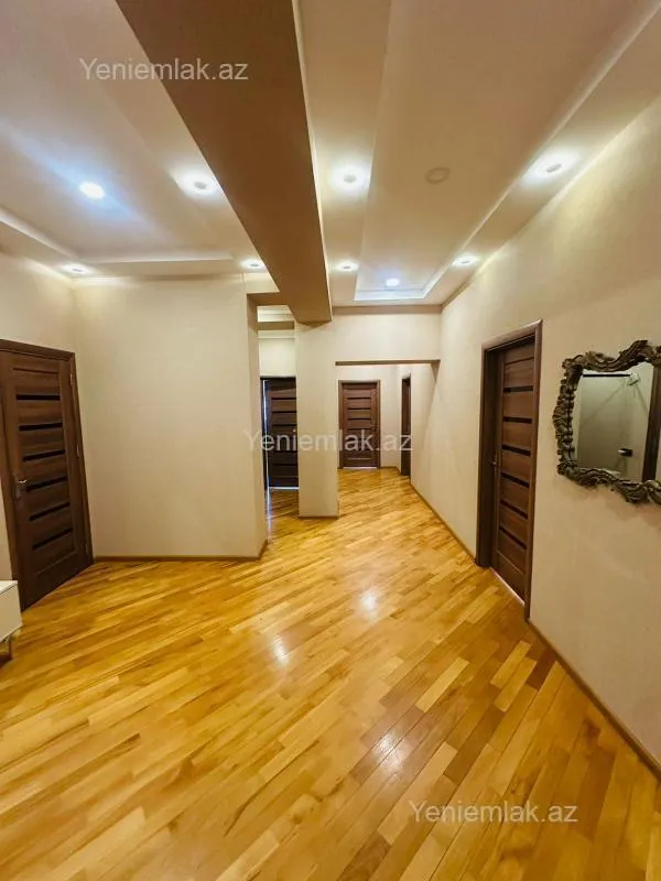 Satılır 4 otaqlı yeni tikili 150 m²