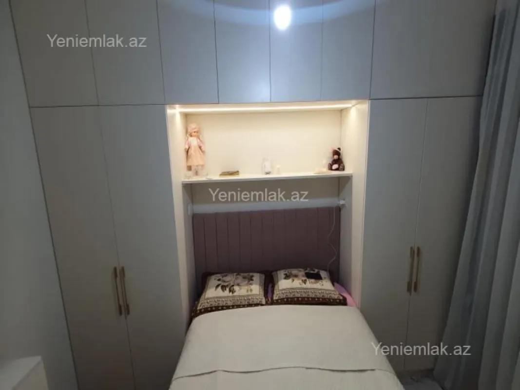 Satılır 3 otaqlı yeni tikili 80 m²