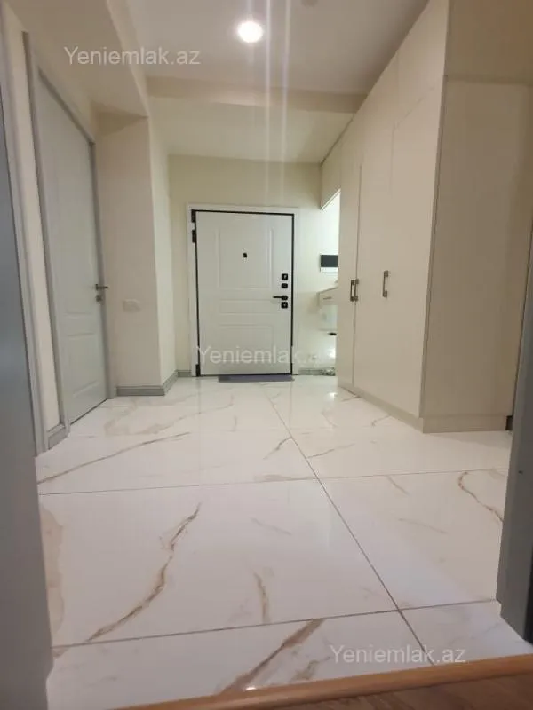 Satılır 3 otaqlı yeni tikili 80 m²