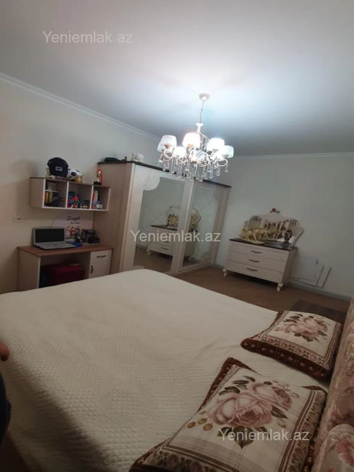 Satılır 3 otaqlı yeni tikili 80 m²
