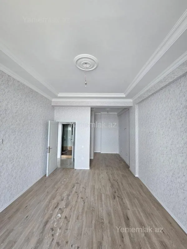 Satılır 2 otaqlı yeni tikili 75 m²