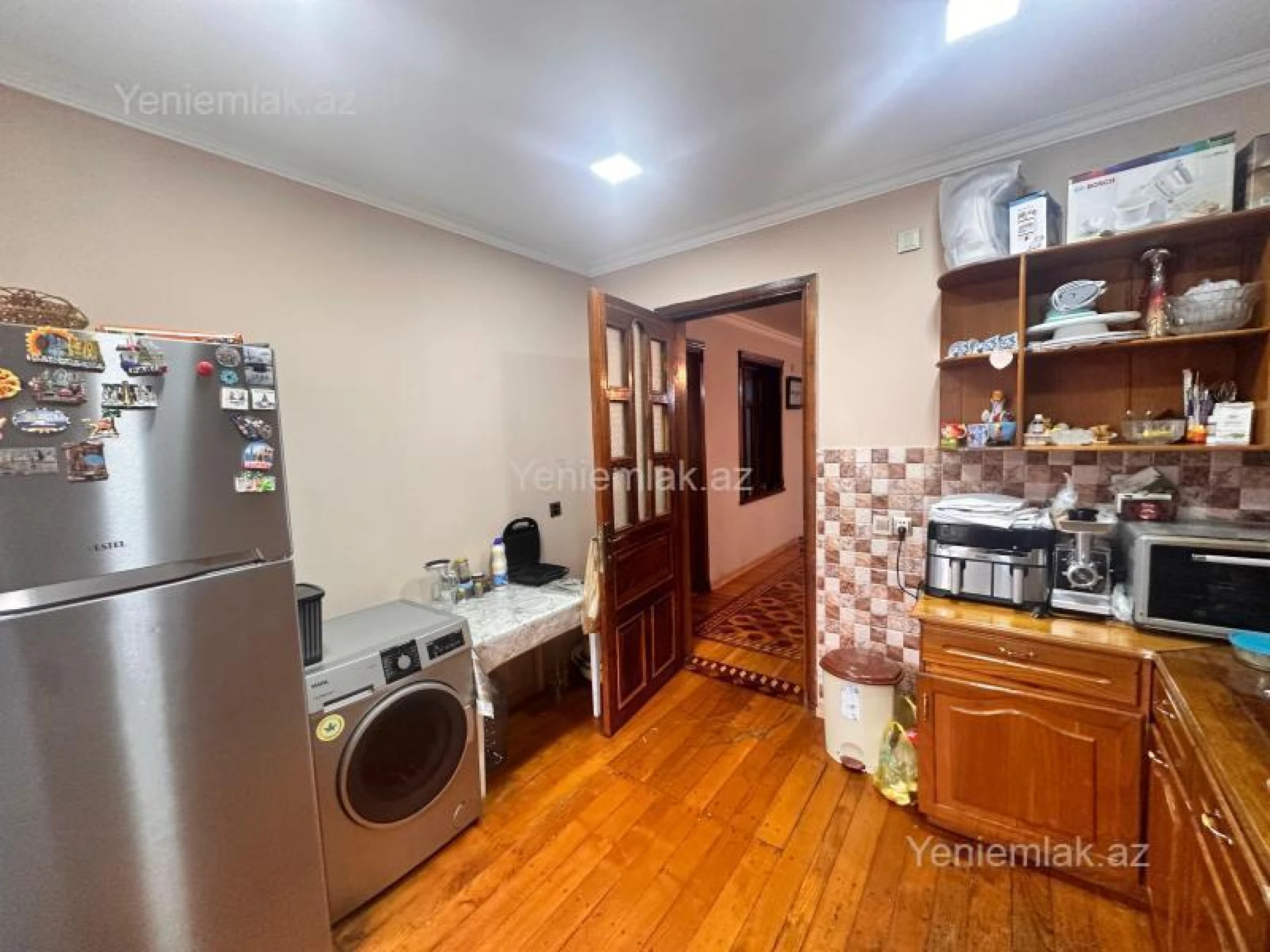 Satılır 8 otaqlı həyət evi 340 m²