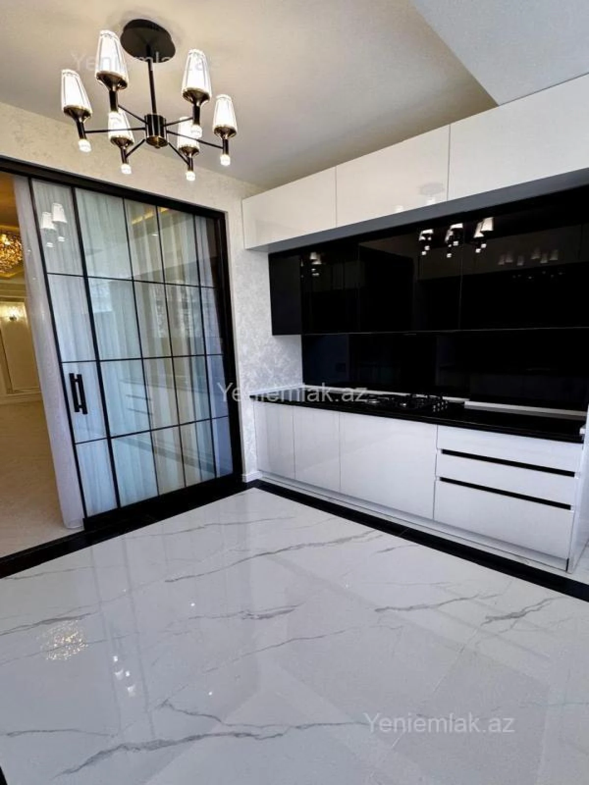 Satılır 3 otaqlı yeni tikili 105 m²