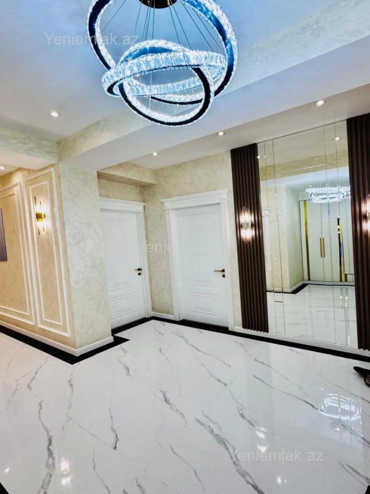 Satılır 3 otaqlı yeni tikili 105 m²