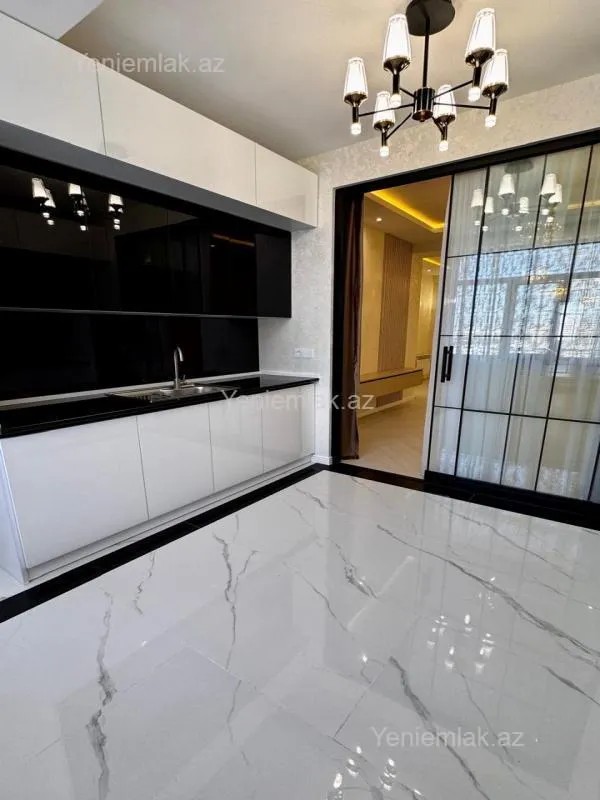 Satılır 3 otaqlı yeni tikili 105 m²