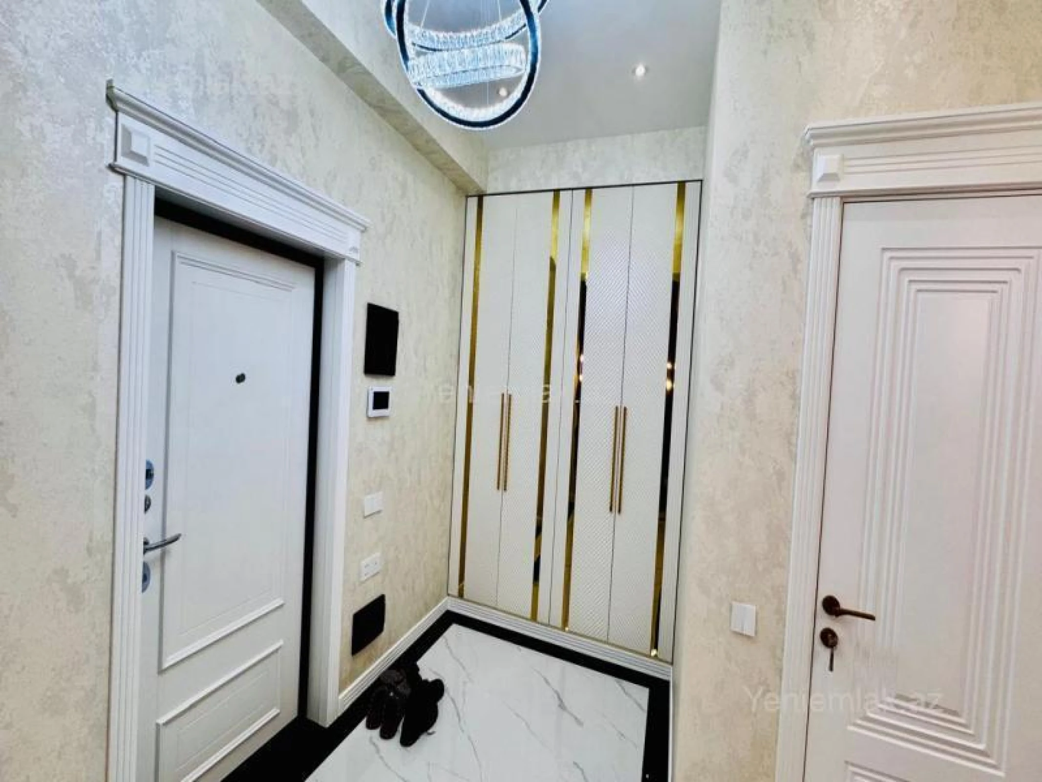 Satılır 3 otaqlı yeni tikili 105 m²