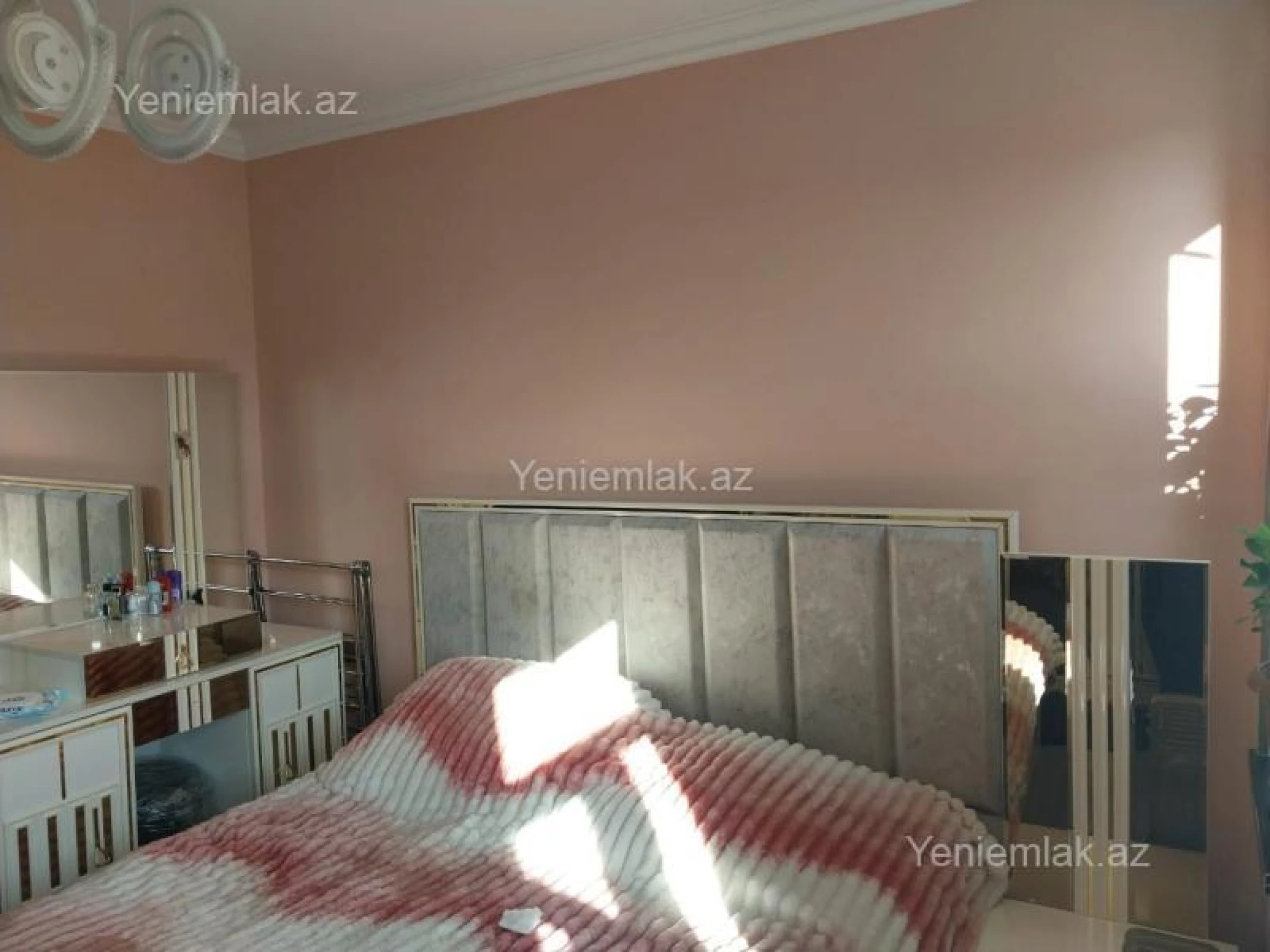 Satılır 3 otaqlı köhnə tikili 75 m²