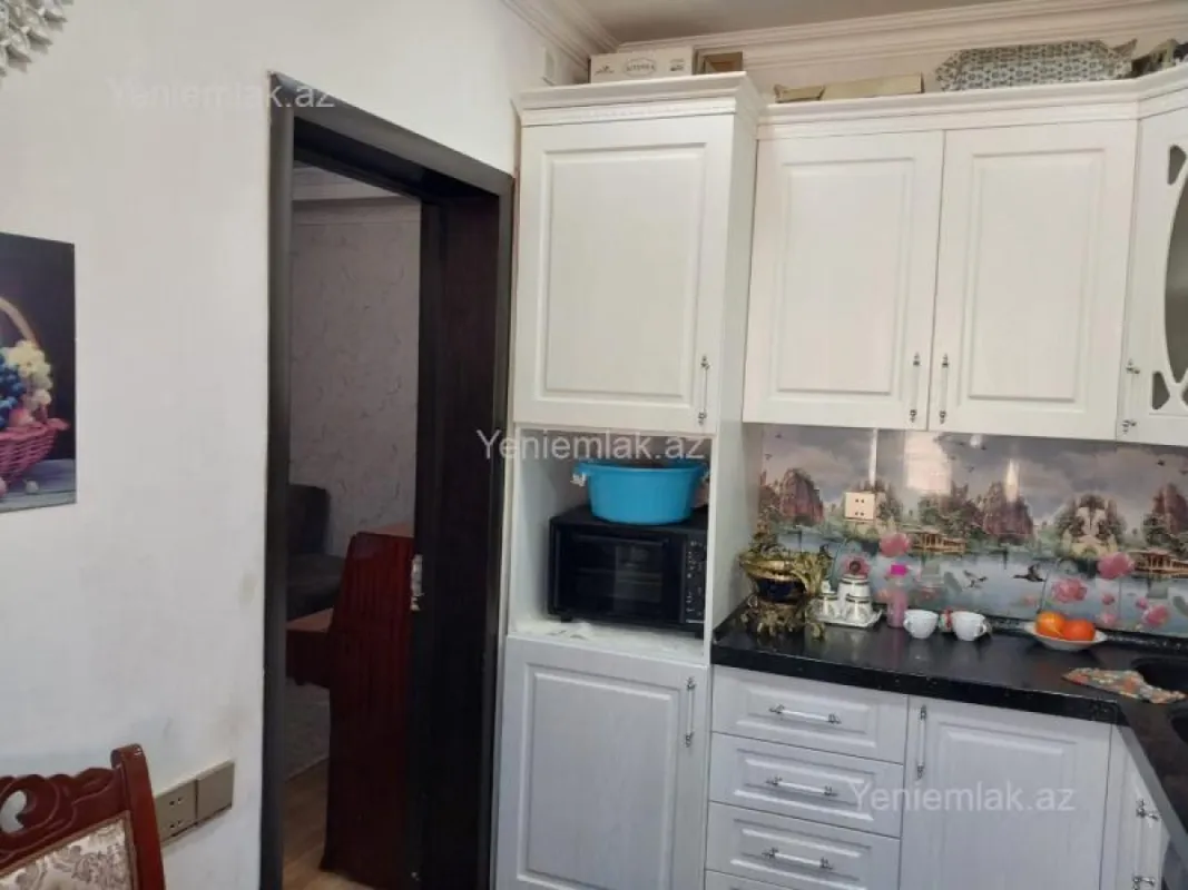 Satılır 3 otaqlı köhnə tikili 75 m²