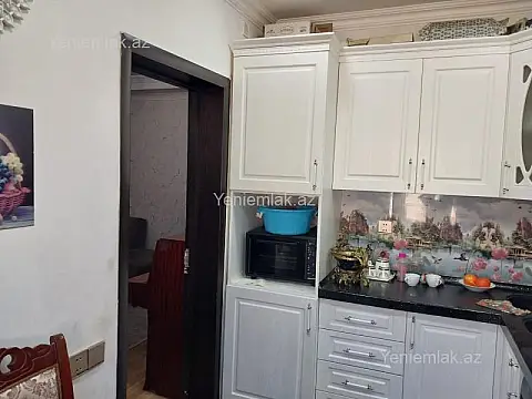 Satılır 3 otaqlı köhnə tikili 75 m²