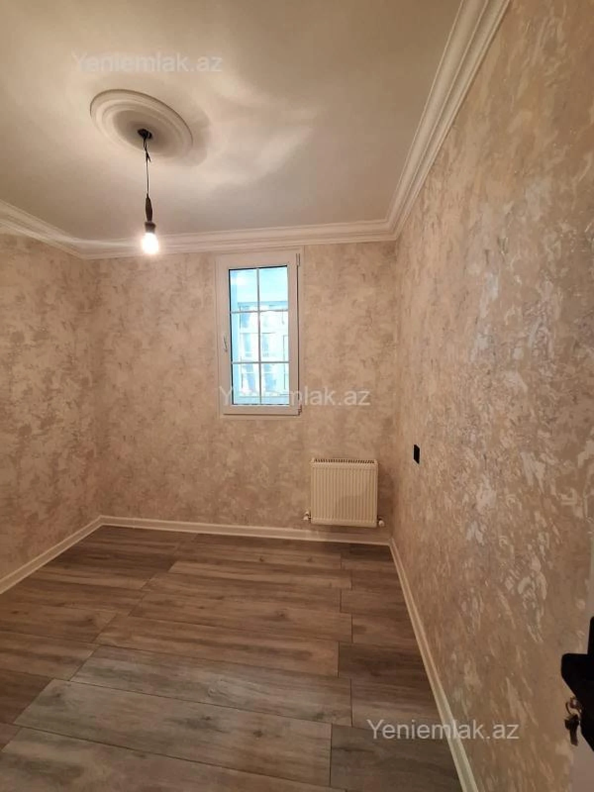 Satılır 2 otaqlı köhnə tikili 60 m²