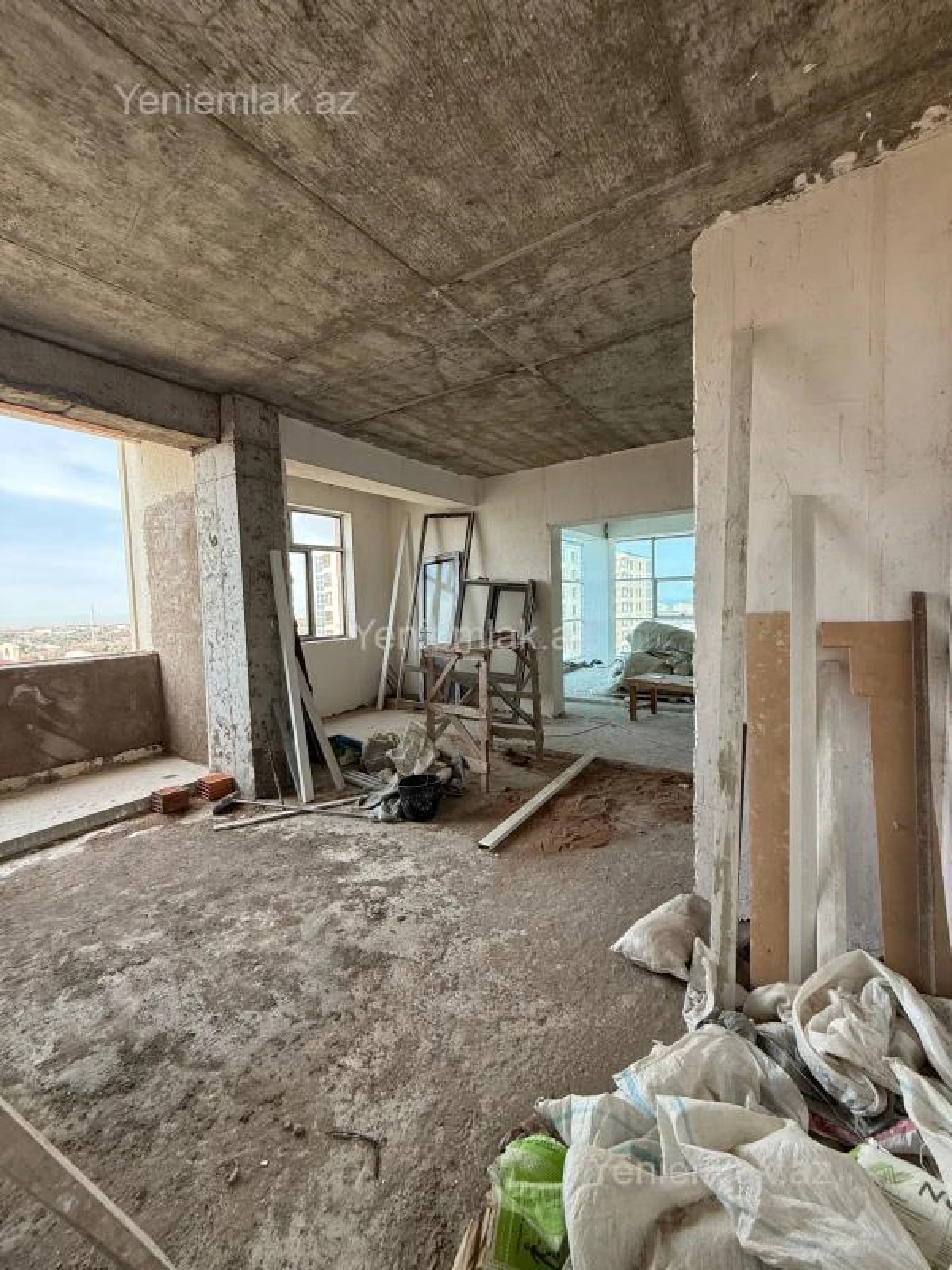 Satılır 3 otaqlı yeni tikili 135 m²