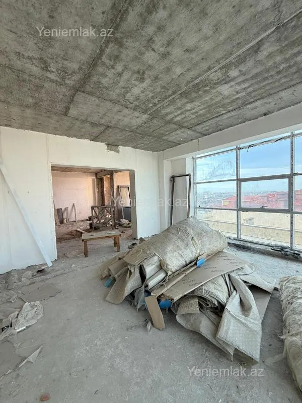 Satılır 3 otaqlı yeni tikili 135 m²