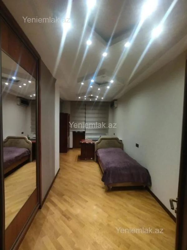 Satılır 4 otaqlı yeni tikili 181 m²